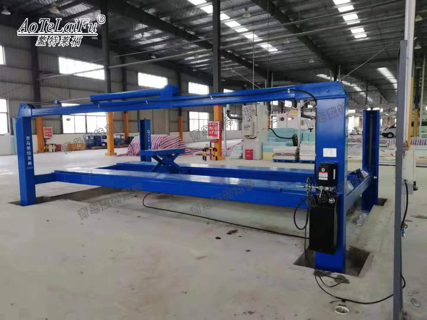 带二次举升、侧滑板安装现场